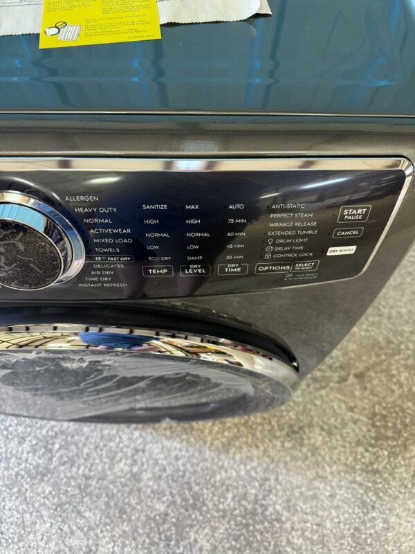 Electrolux 27 Inch Gas Dryer with 8.0 Cu. Ft. Capacity - Image 3