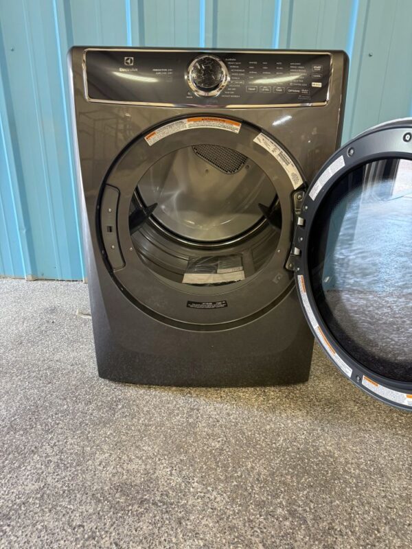 Electrolux 27 Inch Gas Dryer with 8.0 Cu. Ft. Capacity - Image 2