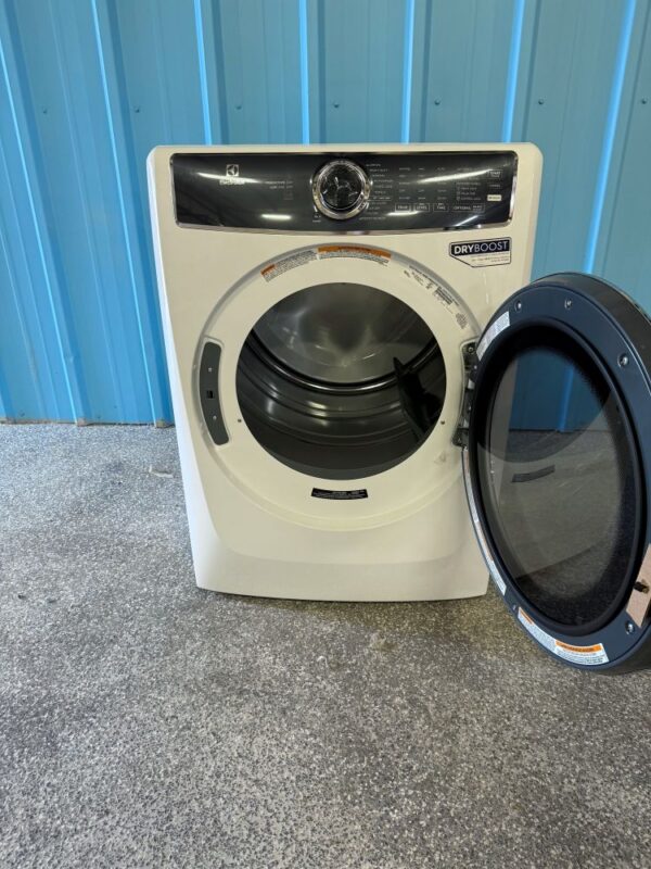 Electrolux 27 Inch Gas Dryer with 8.0 Cu. Ft. Capacity - Image 2