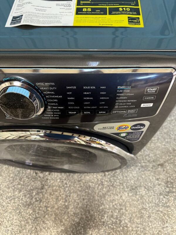Electrolux 27 Inch Front Load Washer with 4.5 cu.ft. Capacity - Image 3