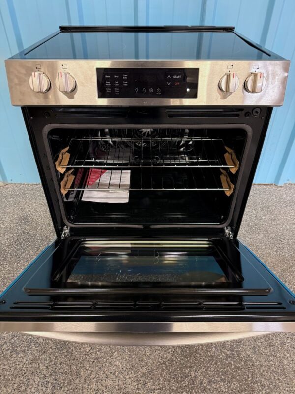 Frigidaire 30 Inch Freestanding Electric Range with 5 Elements, 5.3 cu. ft. Convection Oven - Image 3