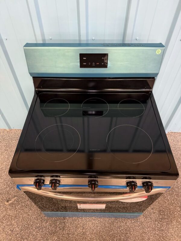 Frigidaire 30 Inch Freestanding Electric Range with 5 Elements, 5.3 cu. ft. Oven Capacity - Image 3