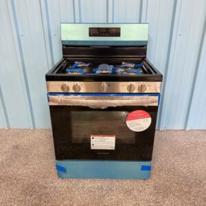 Frigidaire 30 in 5 Burner Freestanding Gas Range in Stainless Steel with Quick Boil and Steam Clean