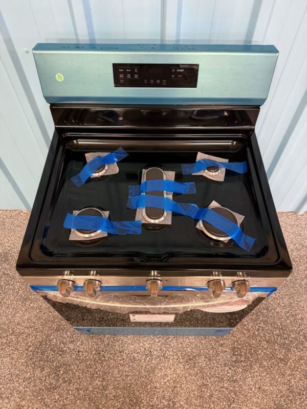 Frigidaire 30 in 5 Burner Freestanding Gas Range in Stainless Steel with Quick Boil and Steam Clean - Image 2