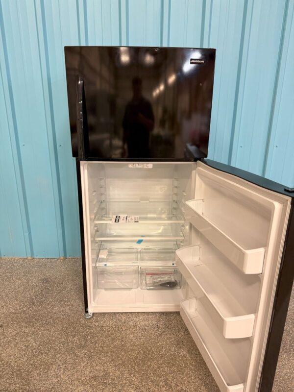 Frigidaire 30 Inch Freestanding Top Freezer Refrigerator with 20 cu. ft. Capacity - Image 3