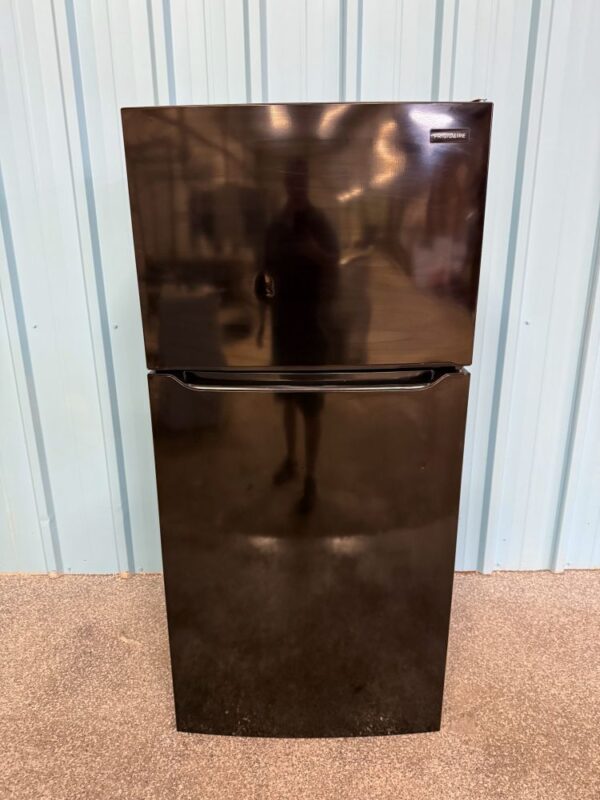 Frigidaire 30 Inch Top Freezer Refrigerator with 18.3 Cu. Ft. Capacity