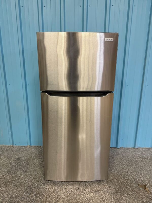 Frigidaire 30 Inch Top Freezer Refrigerator with 18.3 Cu. Ft. Capacity