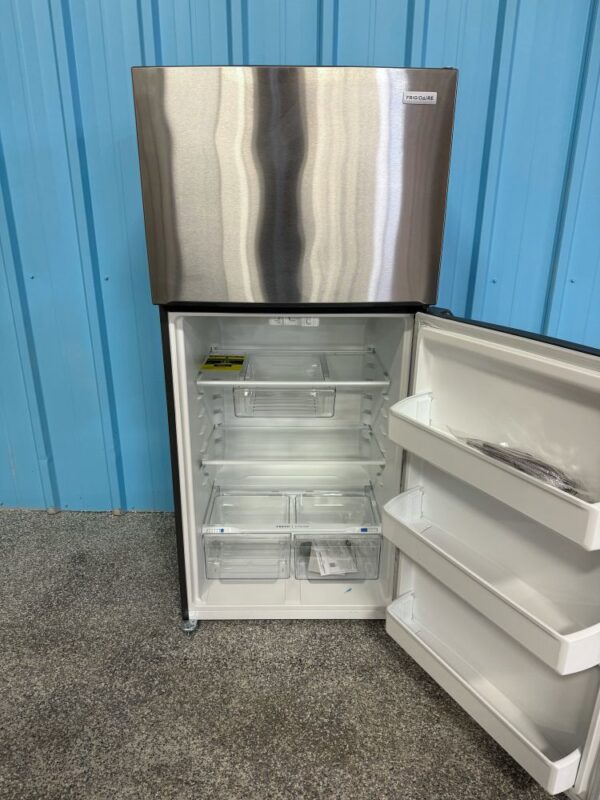 Frigidaire 30 Inch Top Freezer Refrigerator with 18.3 Cu. Ft. Capacity - Image 3