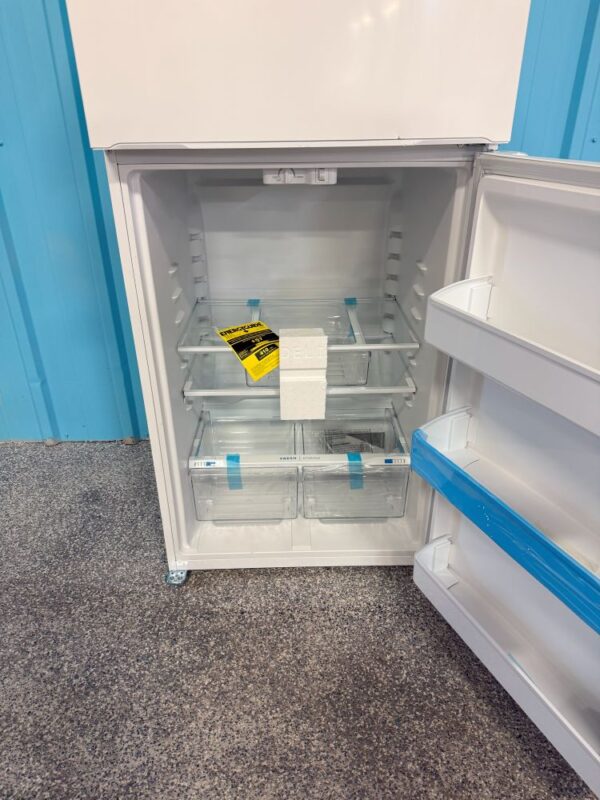 Frigidaire 30 Inch Top Freezer Refrigerator with 18.3 Cu. Ft. Capacity - Image 3
