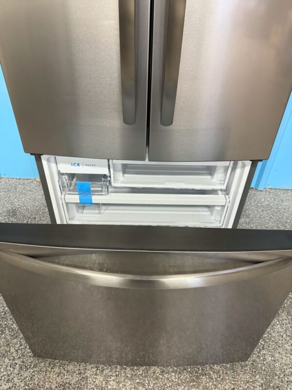 Frigidaire 32 Inch Counter-Depth French Door Refrigerator with 17.6 Cu. Ft. Capacity - Image 3