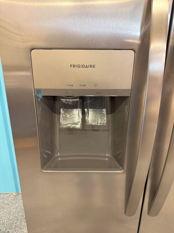 Frigidaire 36 Inch Freestanding Side by Side Refrigerator with 25.6 Cu. Ft. Total Capacity - Image 3